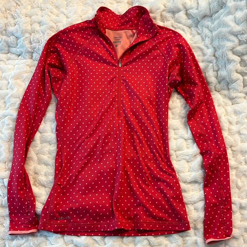 NIKE PRO DRI-FIT long sleeve fitted top with thump holes.